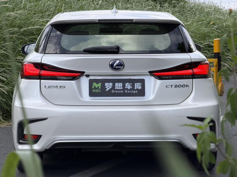 Lexus CT - фото 4