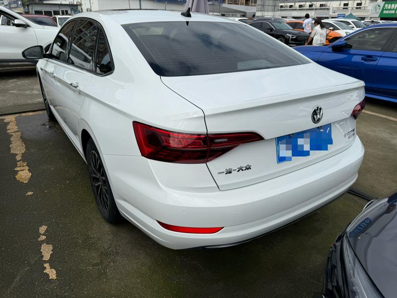 Volkswagen Sagitar - фото 3