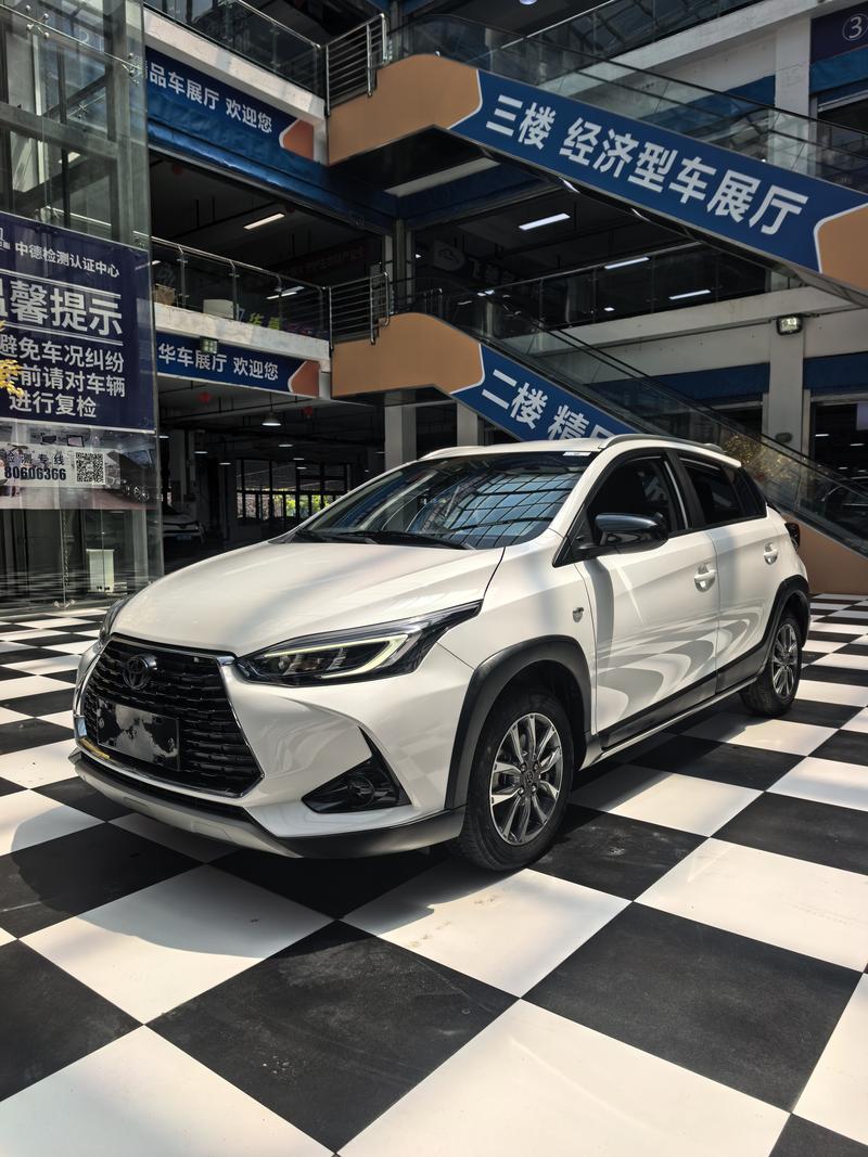 Toyota YARIS L - фото 0