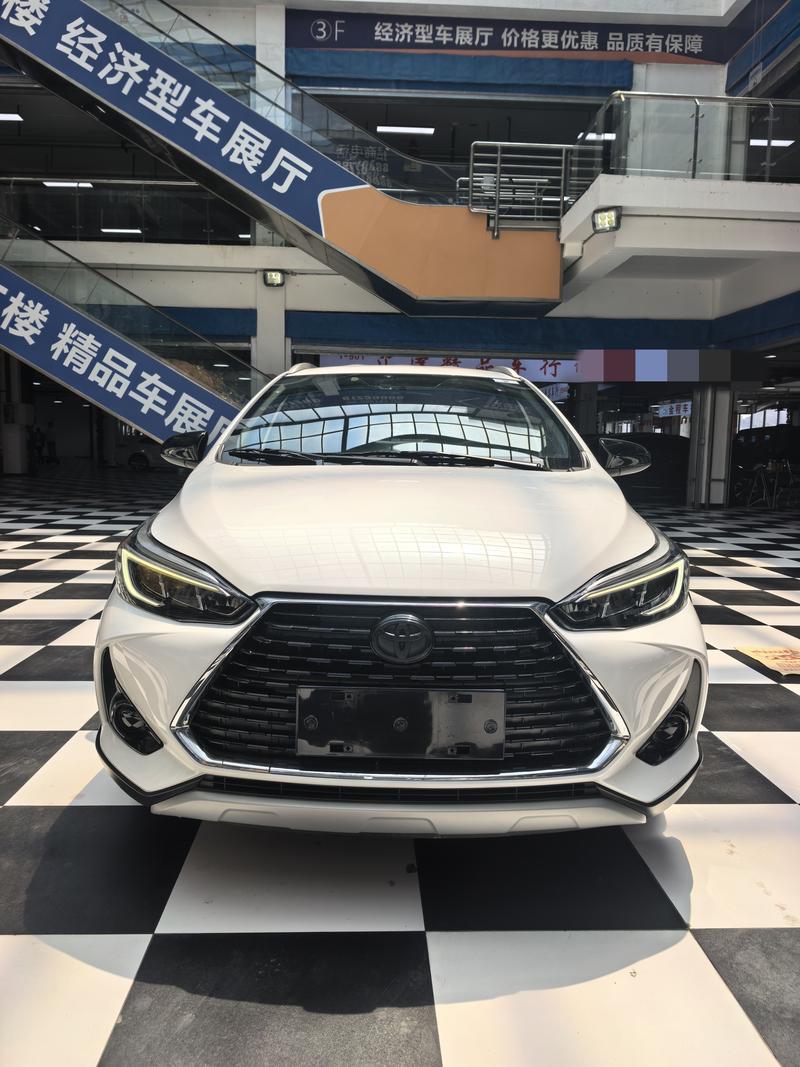 Toyota YARIS L - фото 1