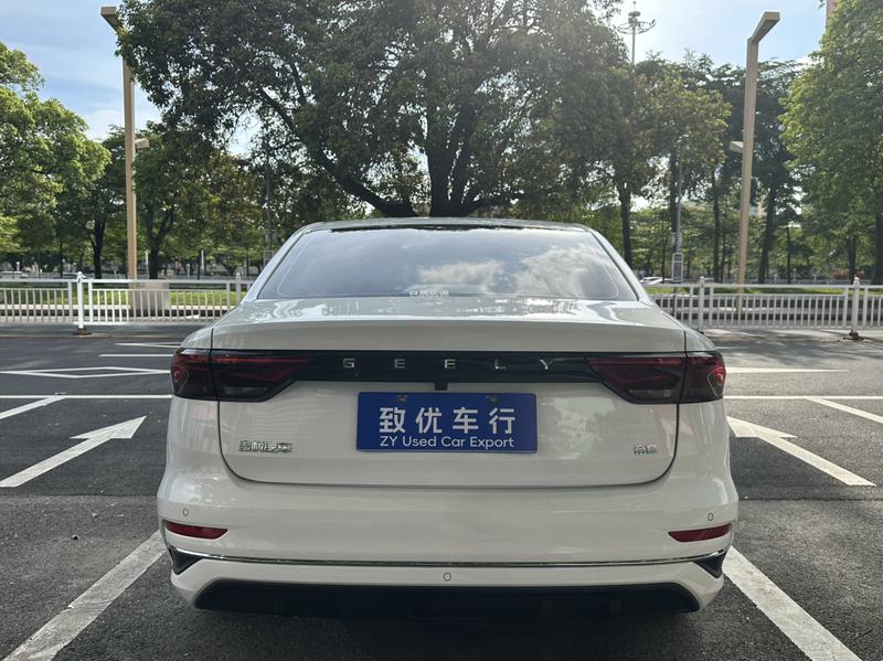 Geely Emgrand - фото 4