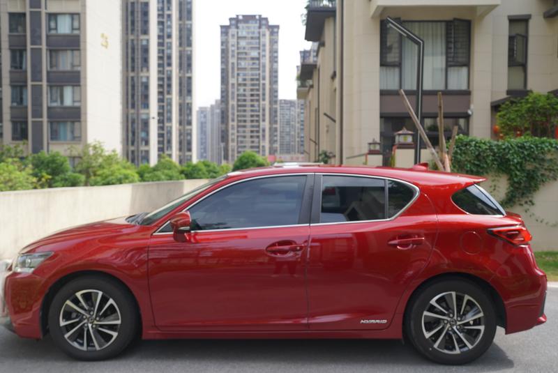 Lexus CT - фото 3