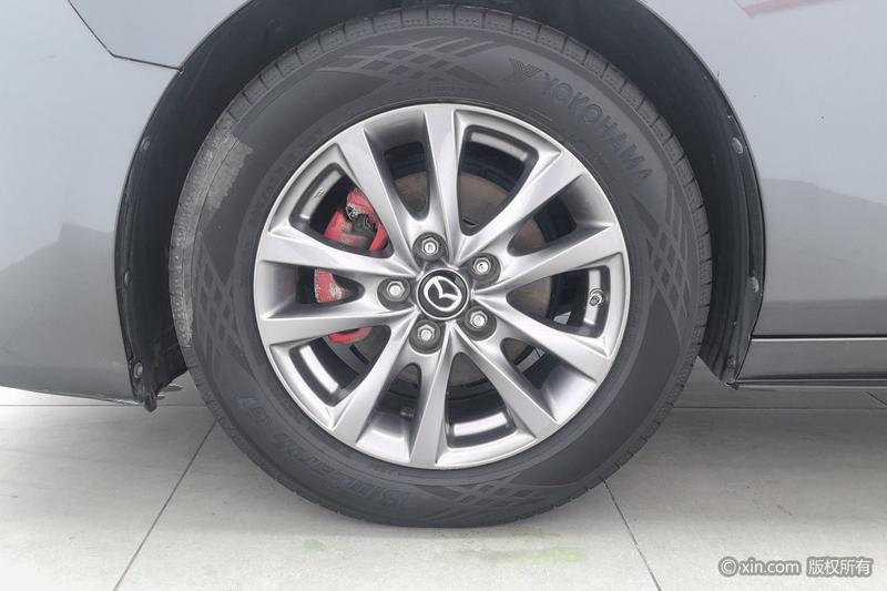 Mazda Mazda3 - фото 4