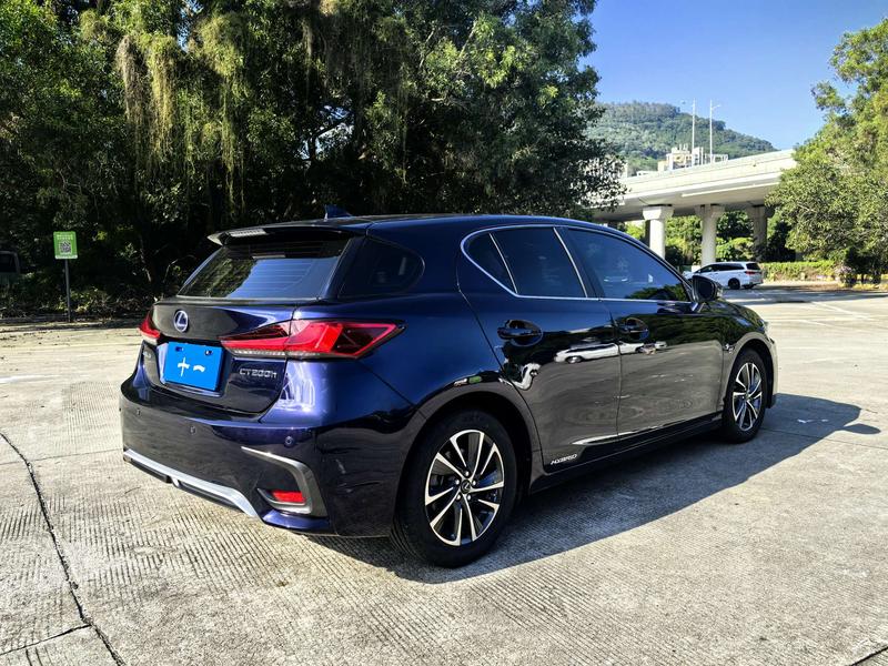 Lexus CT - фото 4