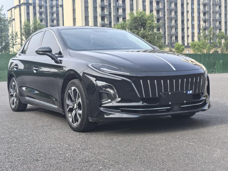Hongqi E-QM5 - фото 2