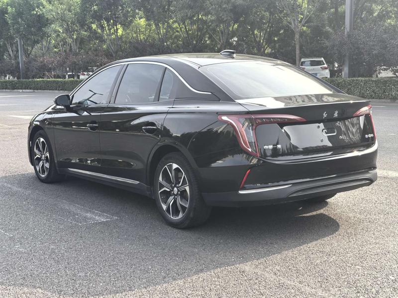 Hongqi E-QM5 - фото 3
