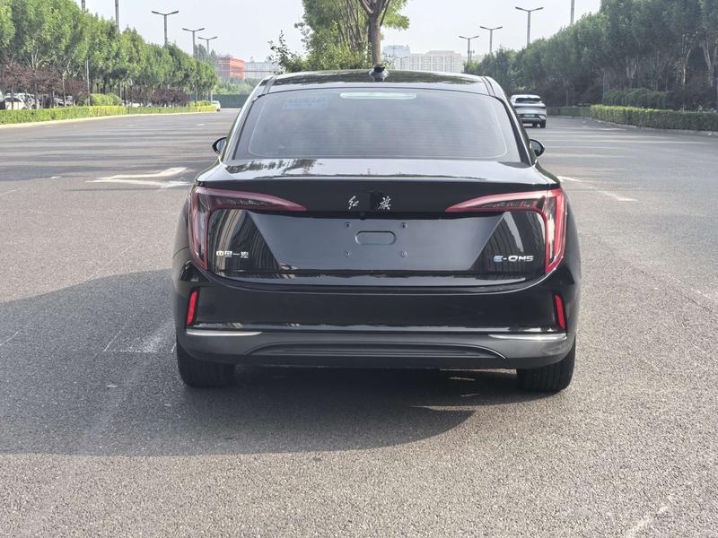 Hongqi E-QM5 - фото 4