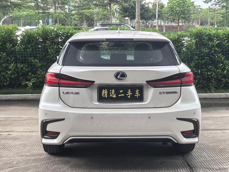 Lexus CT - фото 4