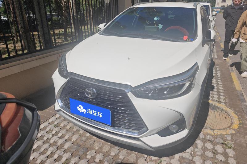 Toyota YARIS L - фото 1