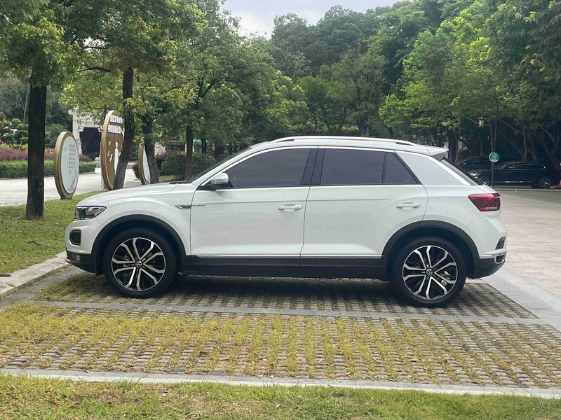 Volkswagen T-Roc - фото 2