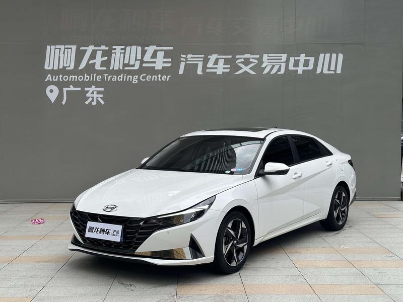 Hyundai Elantra - фото 0