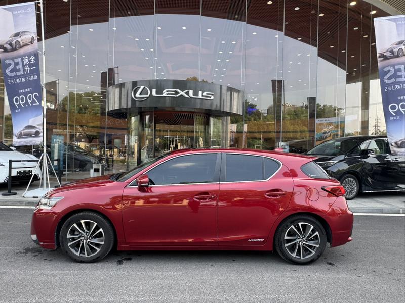 Lexus CT - фото 3