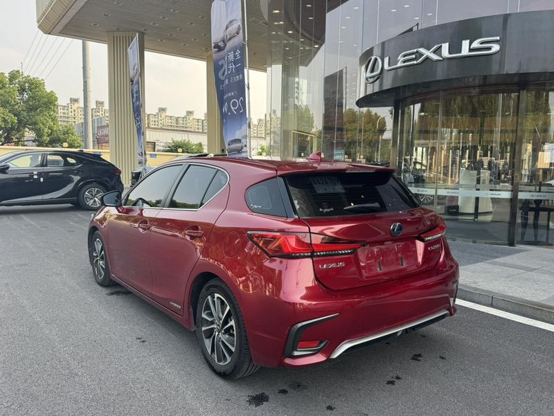 Lexus CT - фото 4