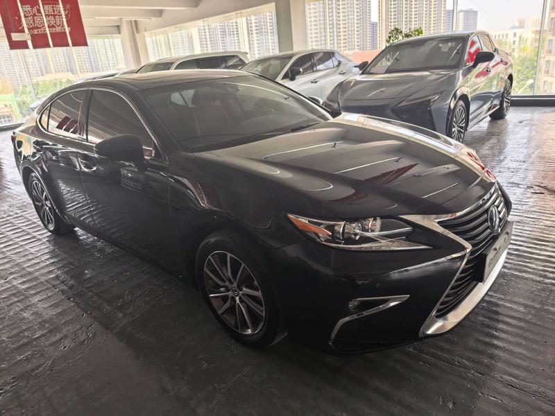 Lexus ES - фото 2