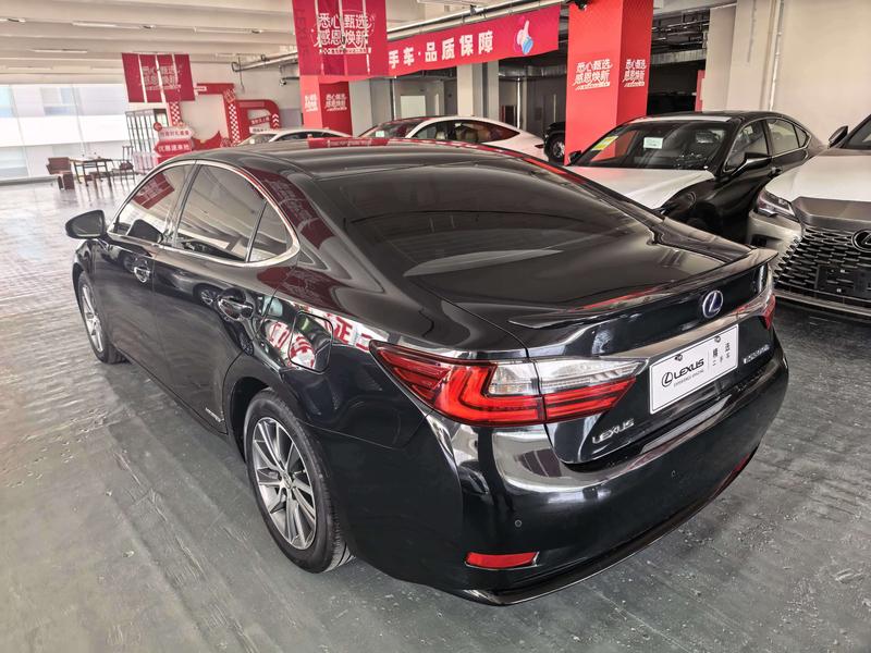 Lexus ES - фото 3