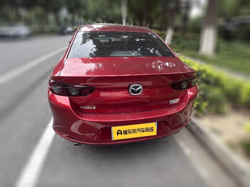 Mazda Mazda3 - фото 4
