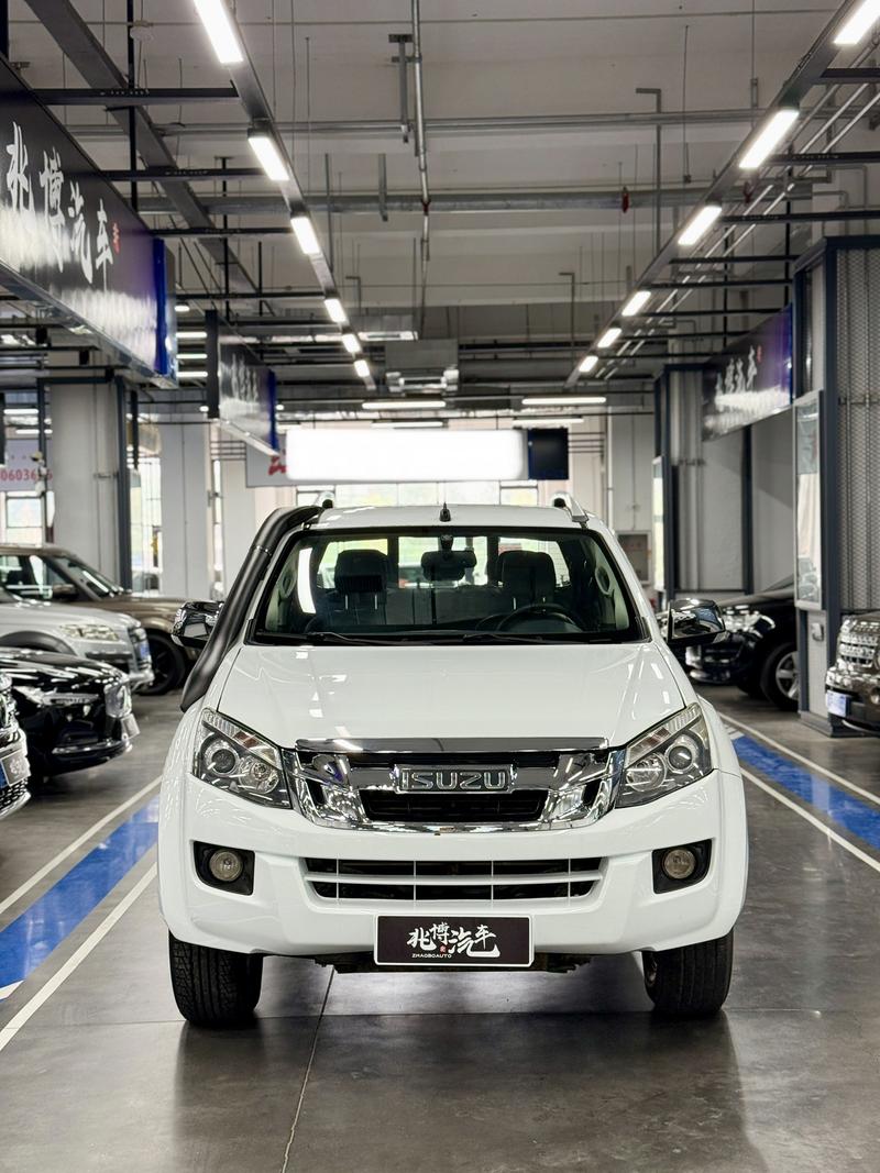 Isuzu D-MAX - фото 1