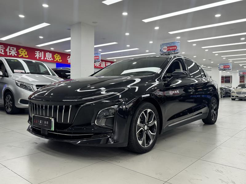 Hongqi E-QM5 - фото 0