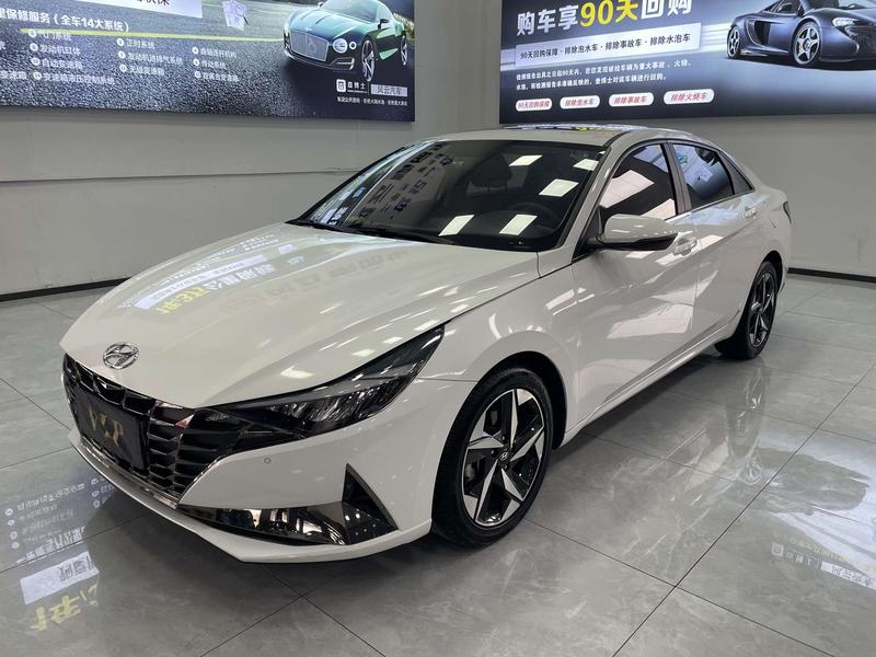 Hyundai Elantra - фото 0