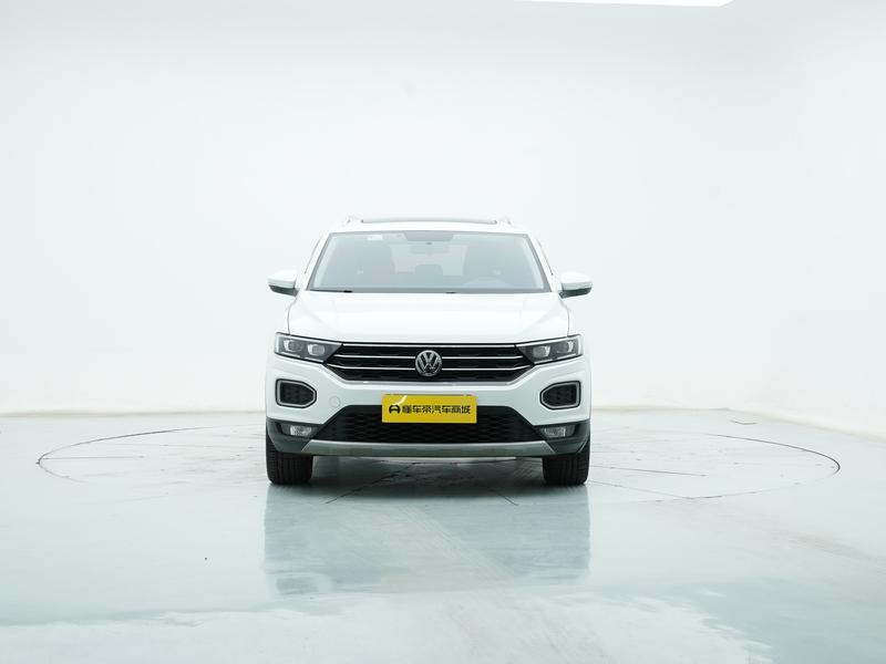Volkswagen T-Roc - фото 1