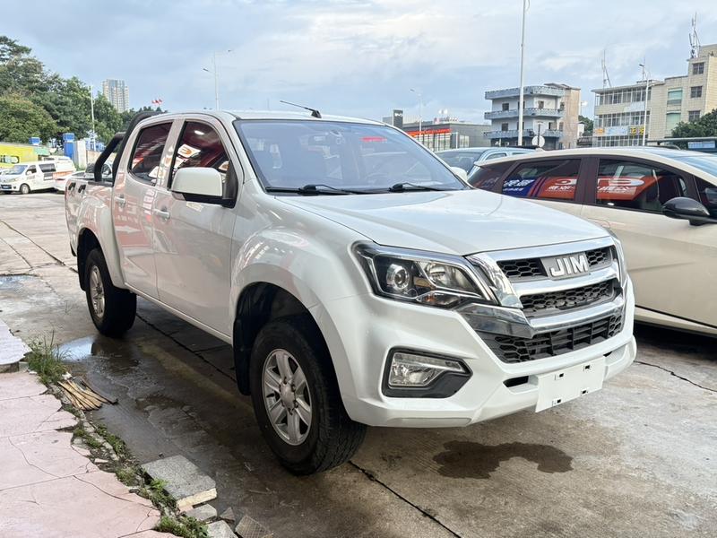 Isuzu RE-MAX - фото 1
