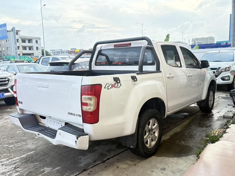 Isuzu RE-MAX - фото 3