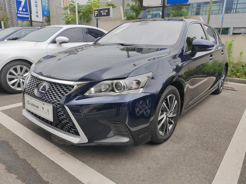 Lexus CT - фото 0