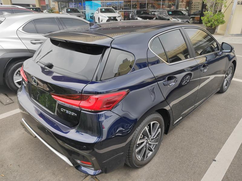 Lexus CT - фото 3