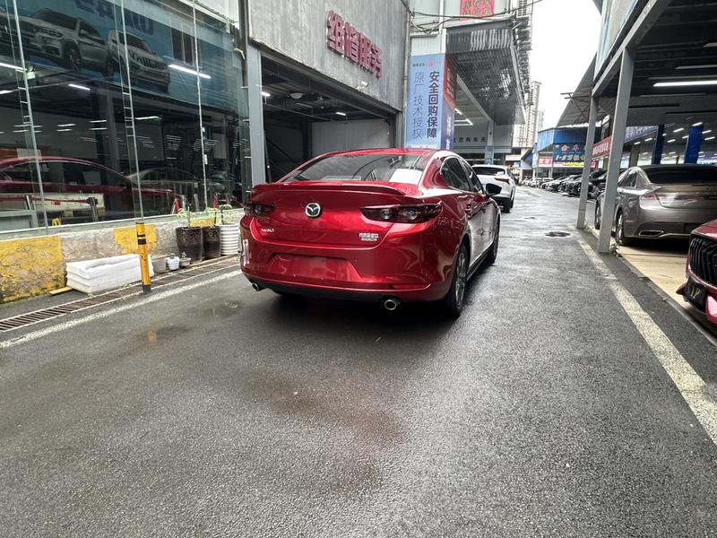 Mazda Mazda3 - фото 4