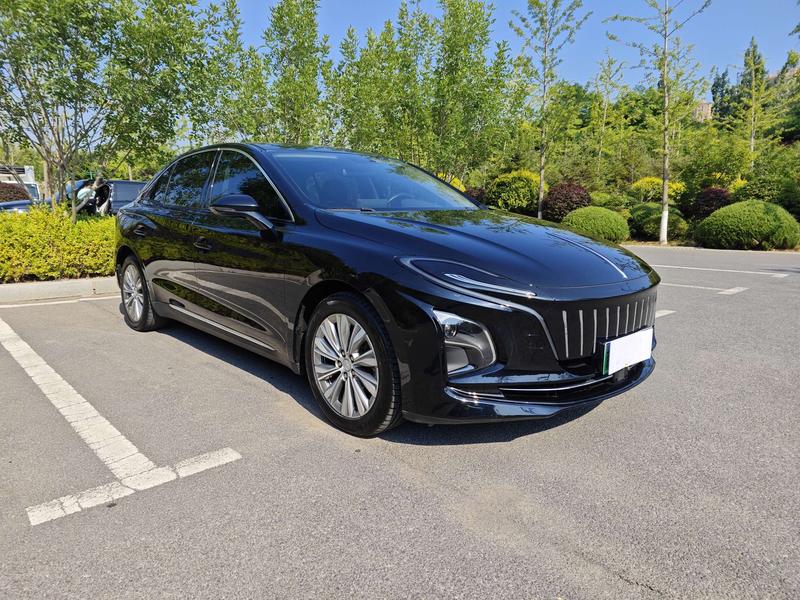 Hongqi E-QM5 - фото 2