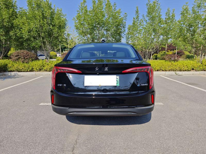 Hongqi E-QM5 - фото 4