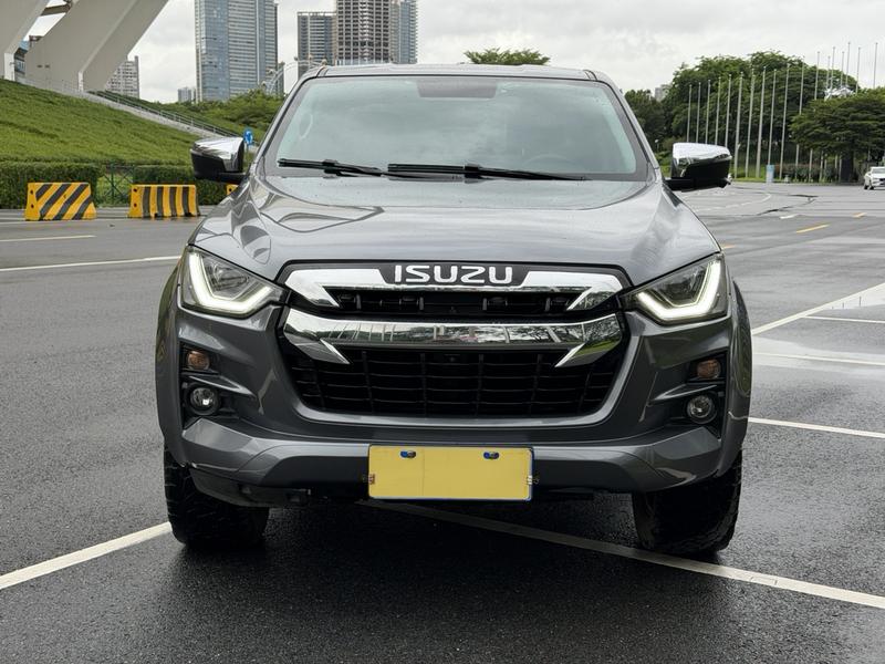 Isuzu D-MAX - фото 1