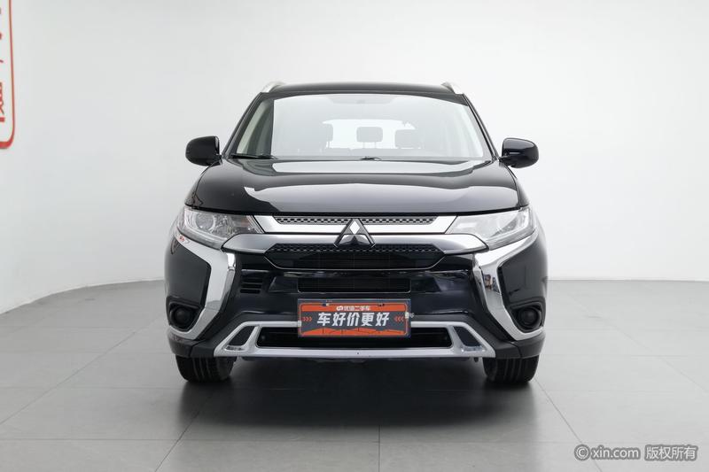 Mitsubishi Outlander - фото 1