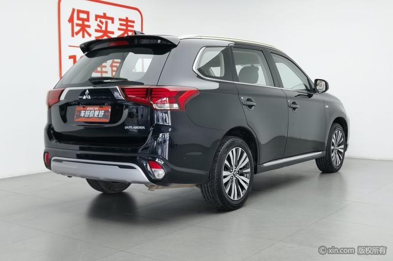 Mitsubishi Outlander - фото 3