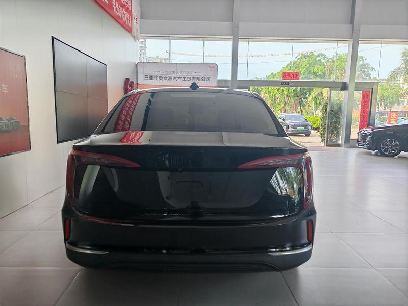 Hongqi E-QM5 - фото 4
