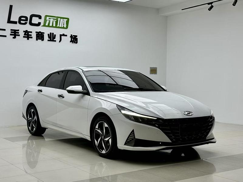 Hyundai Elantra - фото 2