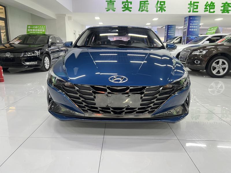Hyundai Elantra - фото 1