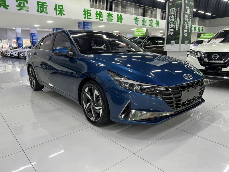 Hyundai Elantra - фото 2
