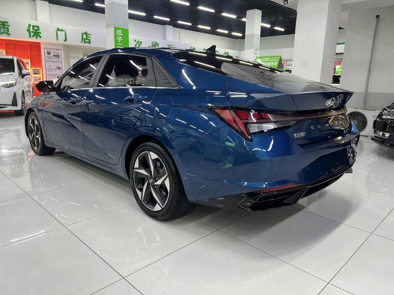 Hyundai Elantra - фото 3