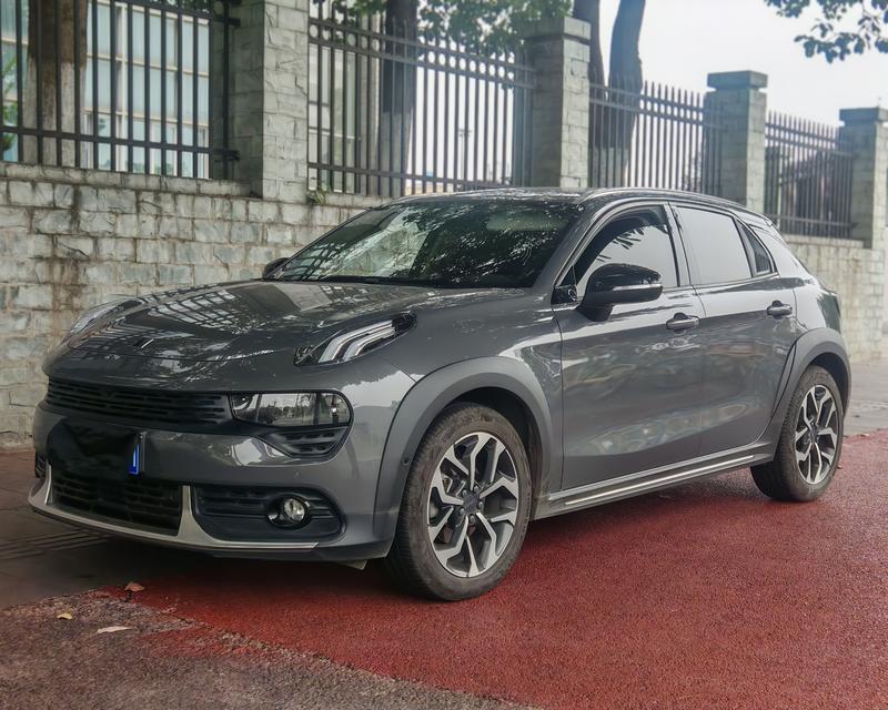 Lynk & Co 02 - фото 0
