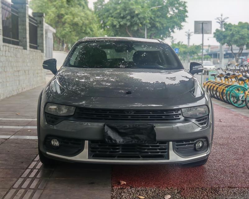 Lynk & Co 02 - фото 1