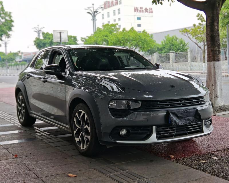 Lynk & Co 02 - фото 2