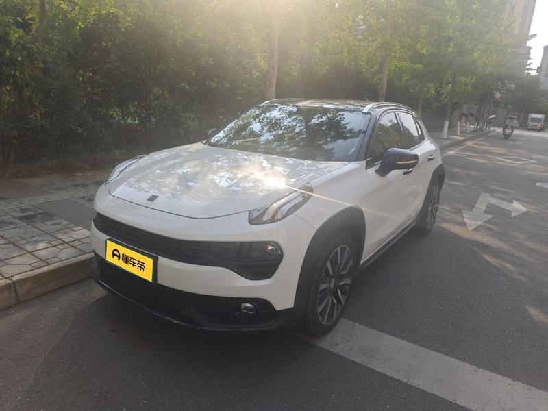 Lynk & Co 02 - фото 0