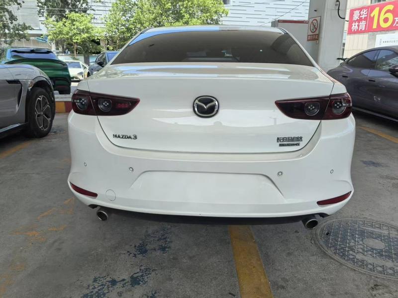 Mazda Mazda3 - фото 3