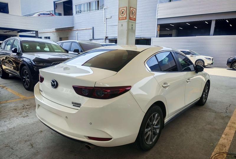 Mazda Mazda3 - фото 4