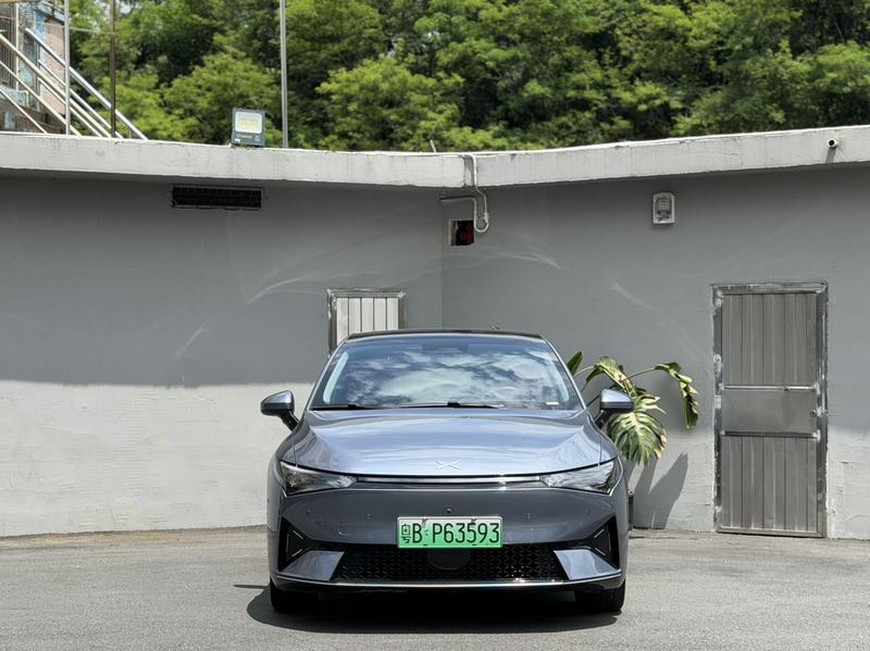 XPeng P5 - фото 1