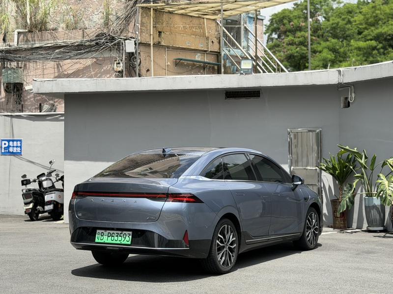 XPeng P5 - фото 3