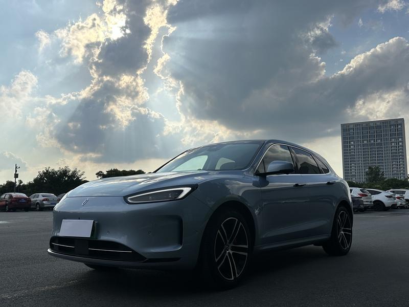 AITO M5 - фото 0