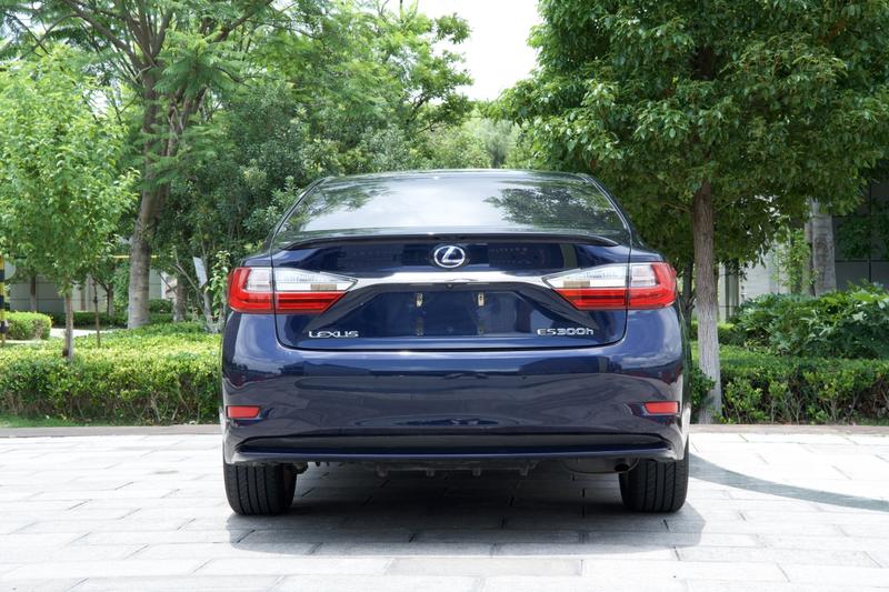Lexus ES - фото 4