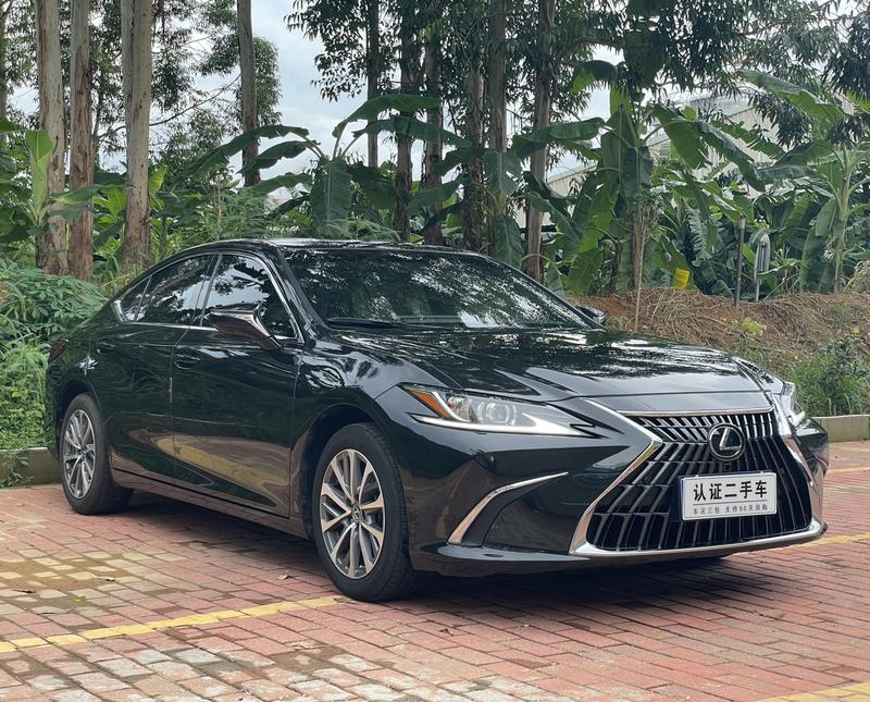 Lexus ES - фото 2